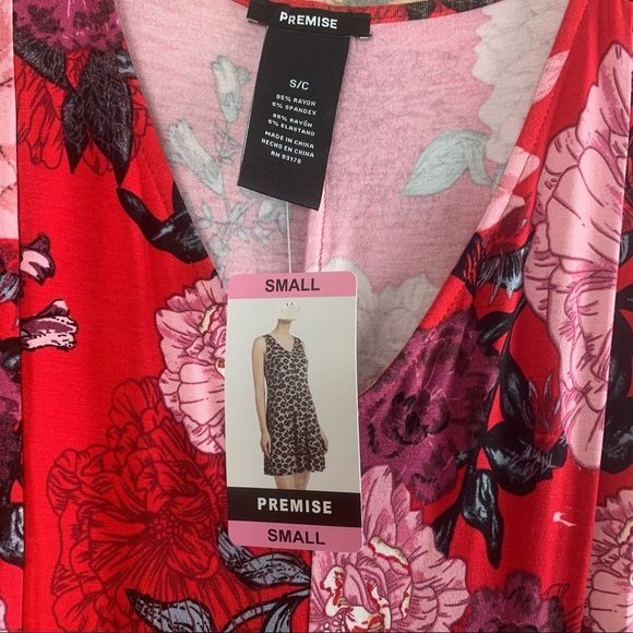 Premise Sz S Red Floral Dress NWT - Picture 3 of 4